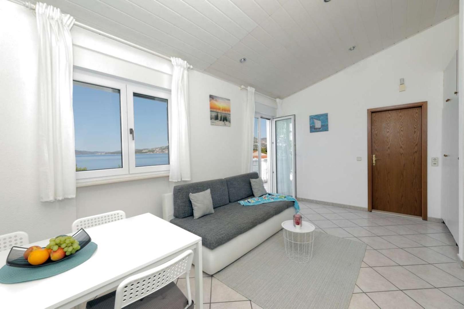 Apartments Lovrić Trogir Extérieur photo